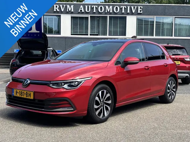 Volkswagen Golf 1.0 eTSI Life 2021 Benzine