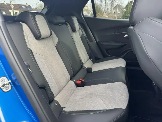 Peugeot e-2008 EV Allure 50 kWh 2020 Elektrisch 11