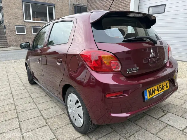 Mitsubishi Space Star 1.0 Cool+ 2017 Benzine 3