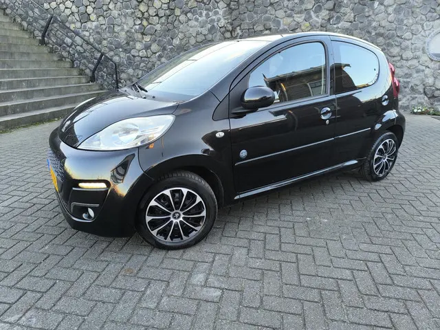 Peugeot 107 1.0 Envy 2013 Benzine 8