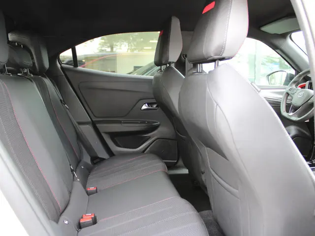 Opel Mokka 1.2 Level 4 2023 Benzine 9