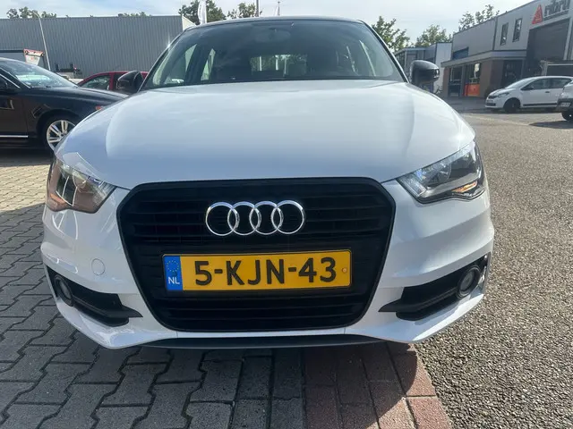 Audi A1 Sportback 1.2 TFSI Admired 2013 Benzine 24