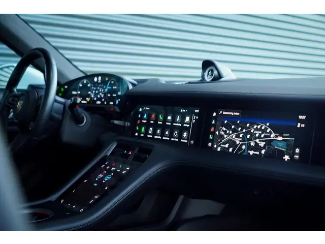 Porsche Taycan Turbo 93 kWh 2020 Elektrisch 33