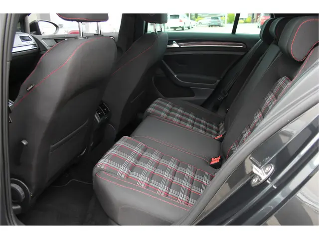 Volkswagen Golf 2.0 TSI GTI 2015 Benzine 17
