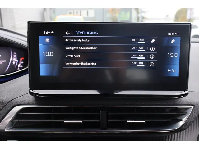 Peugeot 5008 1.2 Active 2021 Benzine 28