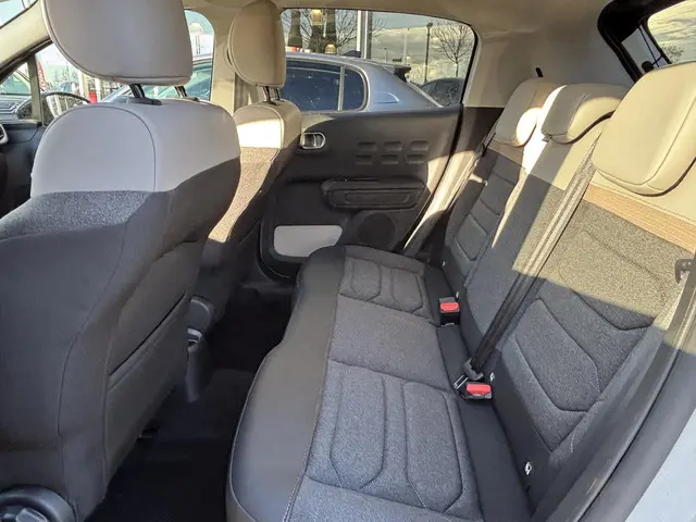 Citroën C3 1.2 PureTech Shine 2023 Benzine 9