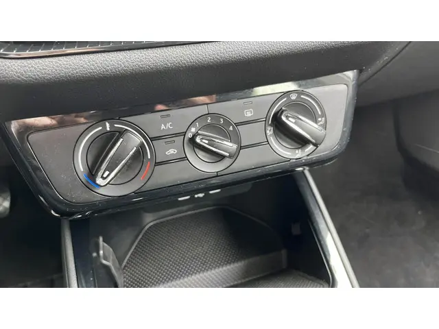 Škoda Fabia 1.0 TSI Active 2024 Benzine 16