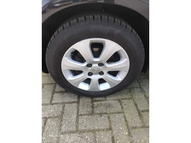 Opel Agila 1.0 Edition APK tot 22-03-2026 2012 Benzine 19