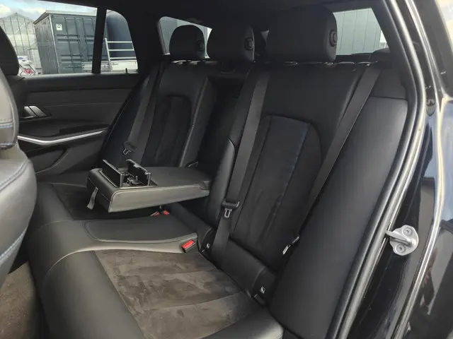 BMW 3 Serie Touring 320i|M-sport| 2021 Benzine 8