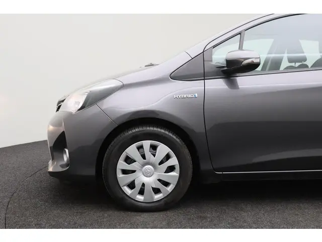 Toyota Yaris 1.5 Hybrid Aspiration 2015 Hybride Benzine 34