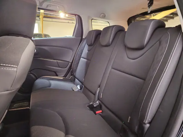Renault Clio Estate 0.9 TCe Limited 2020 Benzine 16