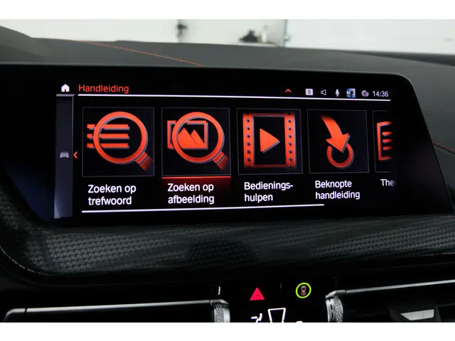 BMW 1 Serie 118i Executive Edition 2020 Benzine 32