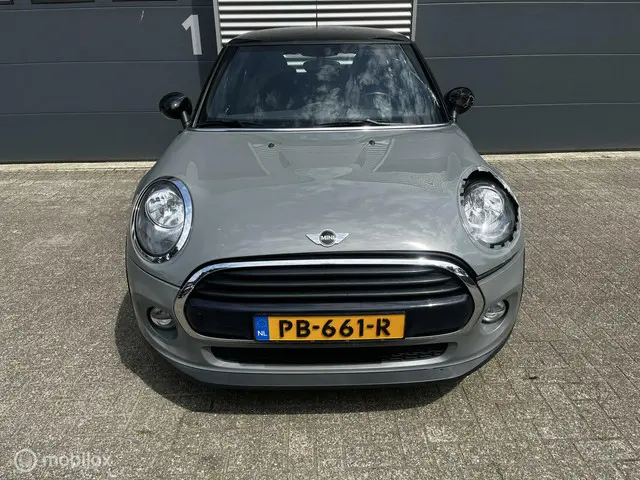MINI Cooper Mini 1.5 NAVI/CRUISE/PDC 2017 Benzine 2