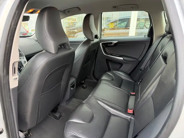 Volvo XC60 2.0 D4 FWD SUMMUM 2017 Diesel 13