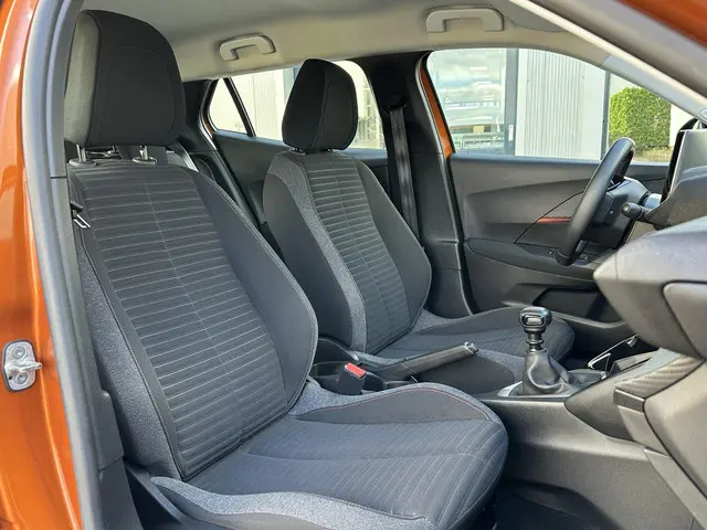 Peugeot 2008 1.2 PureTech Active 2021 Benzine 28