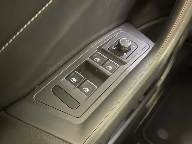 Volkswagen T-Roc Cabrio 1.5 TSI R-Line 2022 Benzine 29