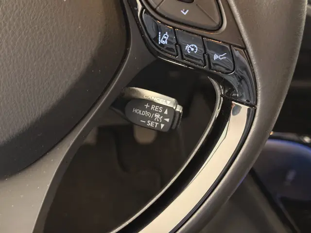 Toyota C-HR 1.8 Hybrid Bi-Tone 2021 Hybride Benzine 17