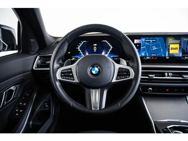 BMW 3 Serie Touring 330i 2023 Benzine 61