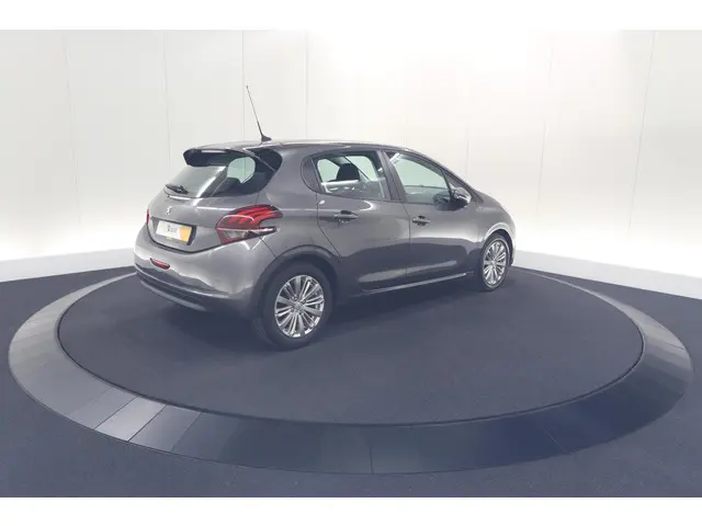 Peugeot 208 PureTech 82 Signature 2018 Benzine 5