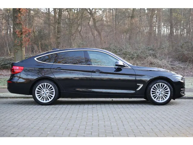 BMW 3 Serie GT 320i High Executive 2020 Benzine 8