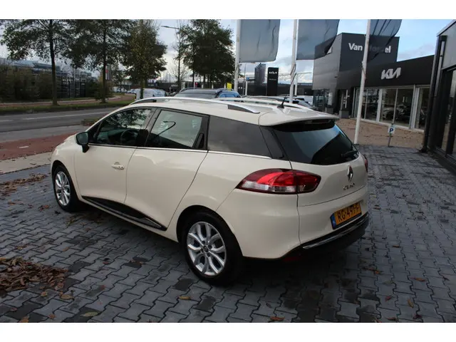 Renault Clio Estate 0.9 TCe Intens 2017 Benzine 8