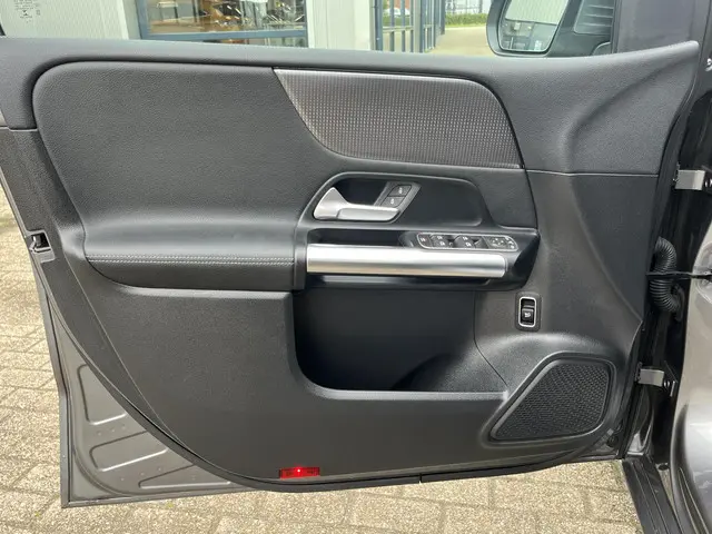 Mercedes-Benz B-Klasse 180 Launch Edition 2020 Benzine 12