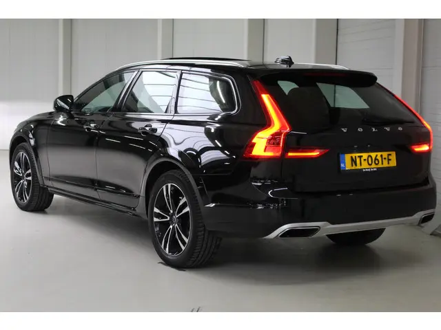 Volvo V90 Cross Country 2.0 T5 Pro 2017 Benzine 3
