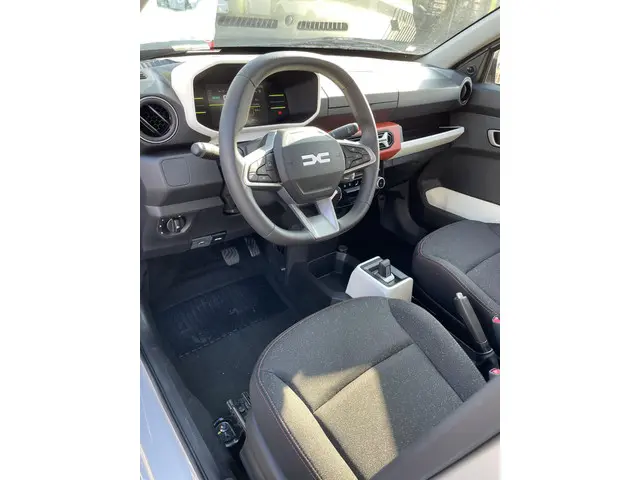 Dacia Spring Expression 65 26.8 kWh 2025 Elektrisch 12