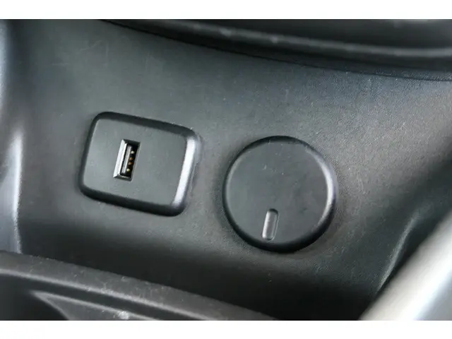 Opel Corsa 1.4 Favourite 2018 Benzine 26