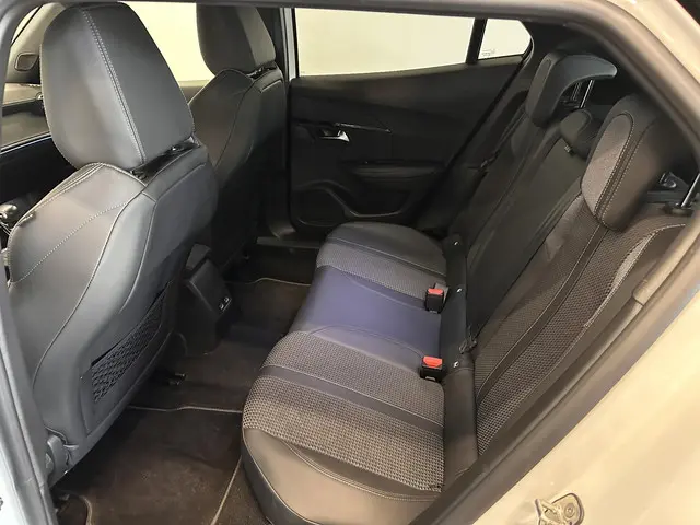 Peugeot 2008 1.2 PureTech 130 GT 2023 Benzine 15