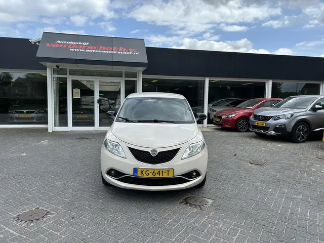 Lancia Ypsilon 0.9 TwinAir Opening Edition 2016 Benzine 4