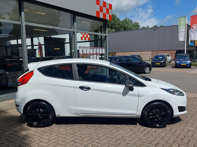 Ford Fiesta 1.25 2016 Benzine 2