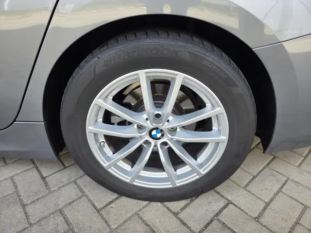BMW 3 Serie Touring 318i 2023 Benzine 11
