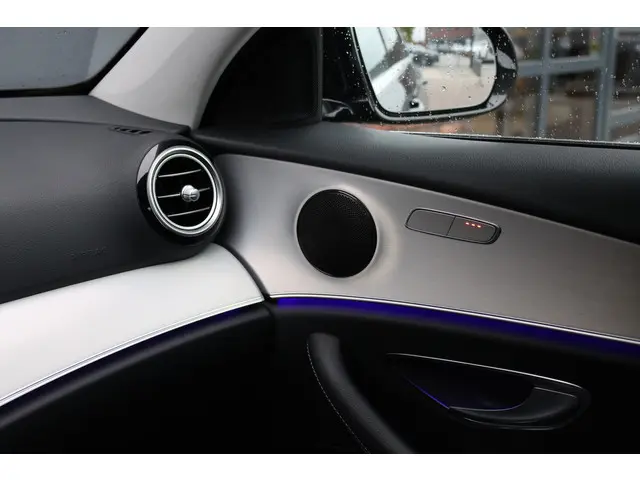 Mercedes-Benz E-Klasse 220 d Avantgarde | 2021 Diesel 6