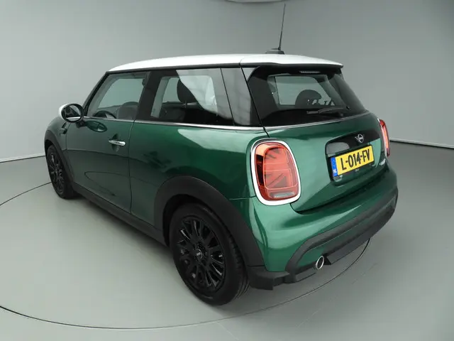 MINI 3-Deurs Cooper 2021 Benzine 26