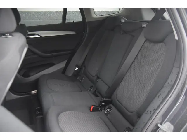 BMW X1 SDrive18i Executive 2018 Benzine 10