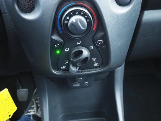 Toyota Aygo 1.0 VVT-i x-fun 2017 Benzine 12