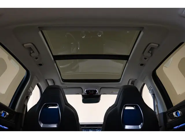 Lynk & Co 01 1.5 / 261pk / Blackstyle 2022 Hybride Benzine 39