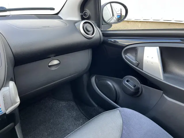Peugeot 107 1.0 Black & Silver 2013 Benzine 52