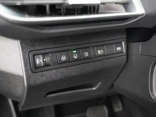 Peugeot 3008 1.6 HYbrid 225 Allure 2021 Benzine 26