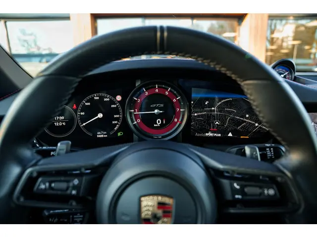 Porsche 911 3.0 Targa 4 GTS 2023 Benzine 22