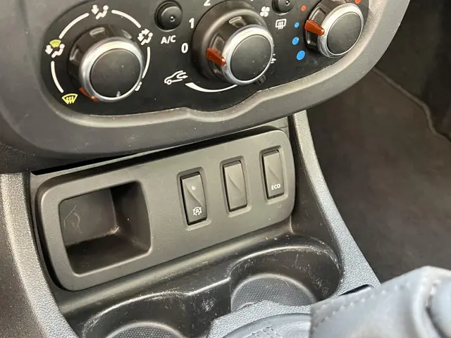 Dacia Duster 1.2 TCe 125 Lauréate 2017 Benzine 16