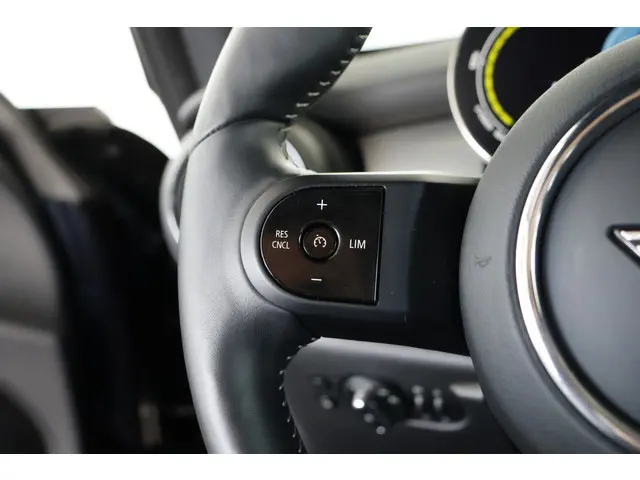 MINI Electric Mini MINI Yours 33 kWh 2023 Elektrisch 17