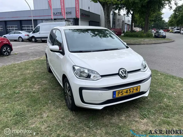 Volkswagen up! 1.0 BMT move up! 2017 Benzine 3