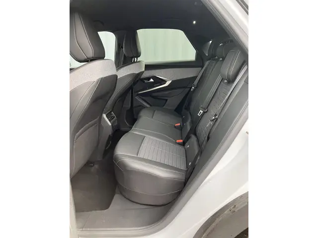 Peugeot 3008 HYBRID 145 ALLURE 2024 Hybride Benzine 23