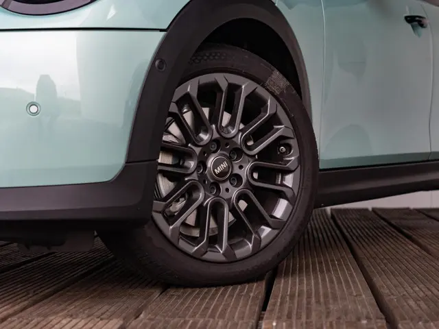 MINI 5-Deurs Cooper C 2025 Benzine 16