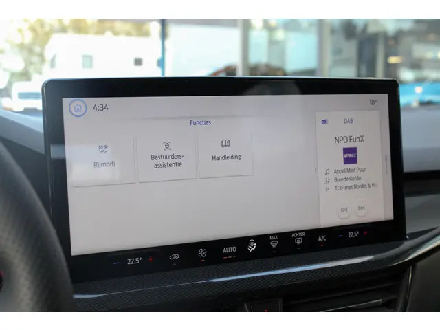 Ford Focus 1.0 EcoBoost Hybrid ST Line 2023 Benzine 26