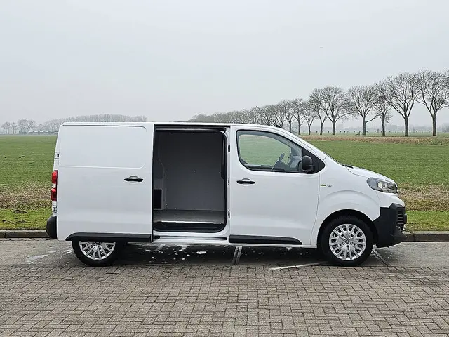 Peugeot Expert 2.0 2024 Diesel 13