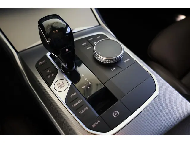BMW 3 Serie Touring 320i 2020 Benzine 20