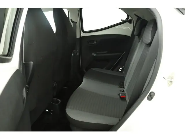 Toyota Aygo 1.0 VVT-i x-cite 2019 Benzine 18